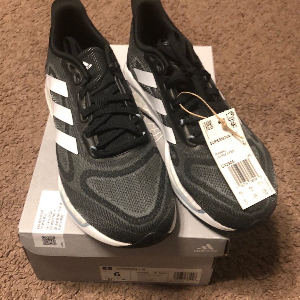 NWT Women's adidas Supernova Shoes